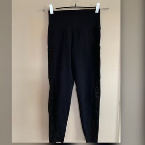 aerie move leggings with mesh pockets